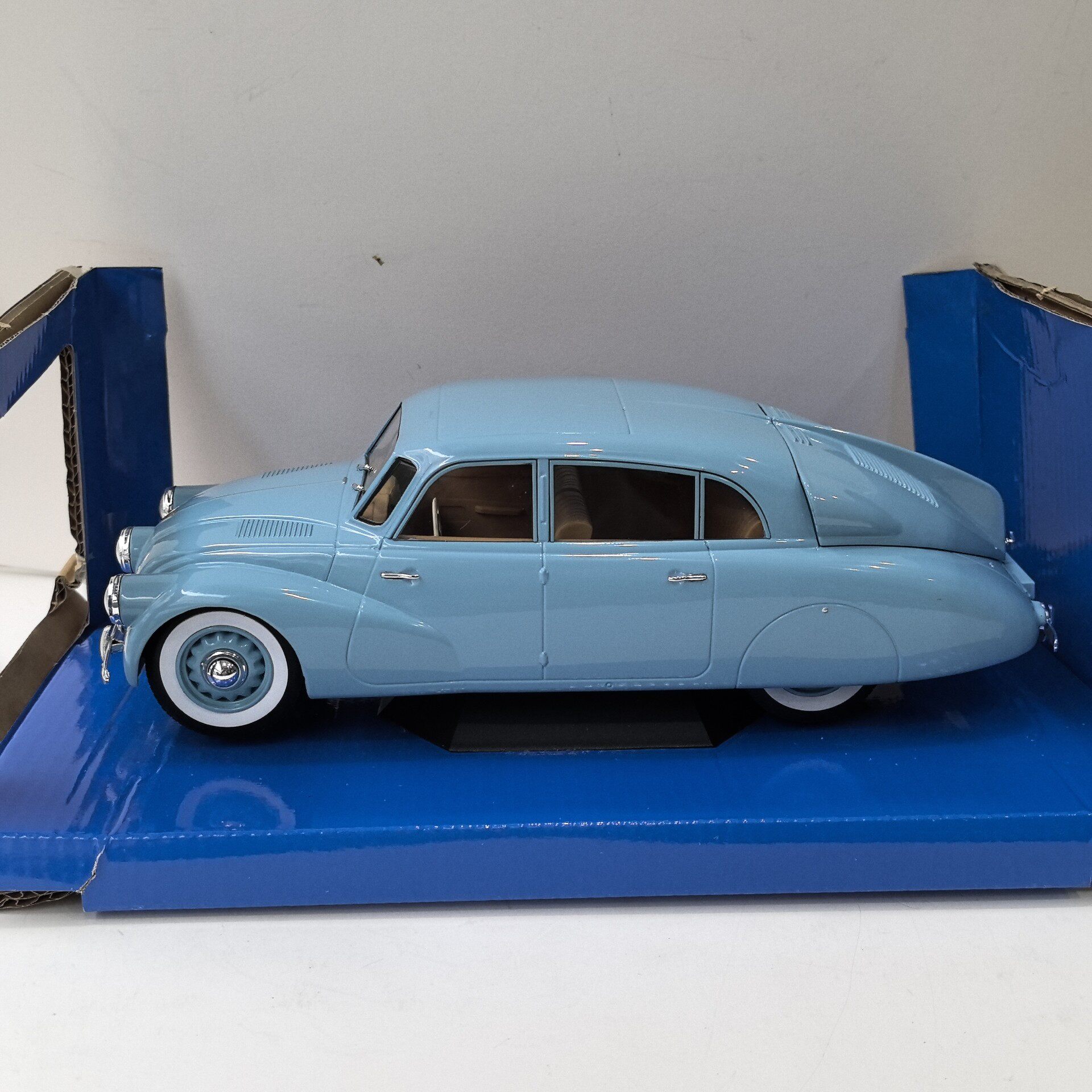 MCG Diecast 1/18 Scale TATRA 8 - Vintage Collectible Cars 评论和价格